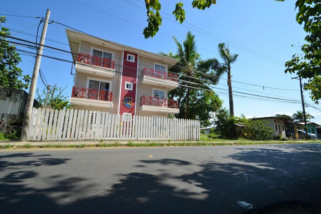 Caribbean Villages Aparments Bocas del Toro Exterior photo